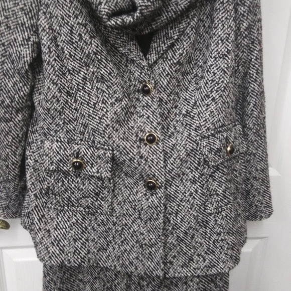 Linea by Louis Dell'Olio - Picture 2 of 5